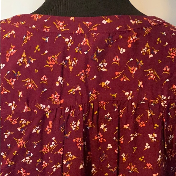 Old Navy Womens Sleeveless Top Maroon floral L NWT - Picture 4 of 5
